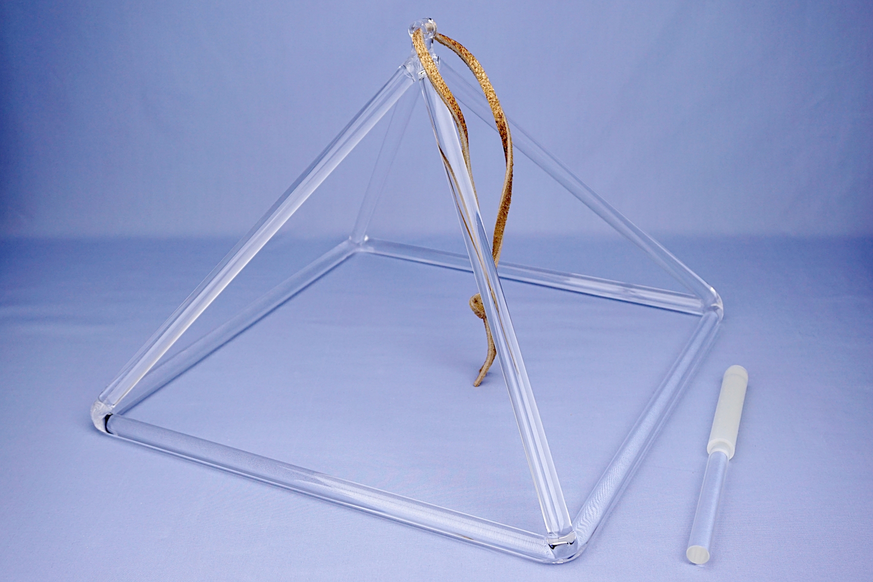 pyramide de cristal